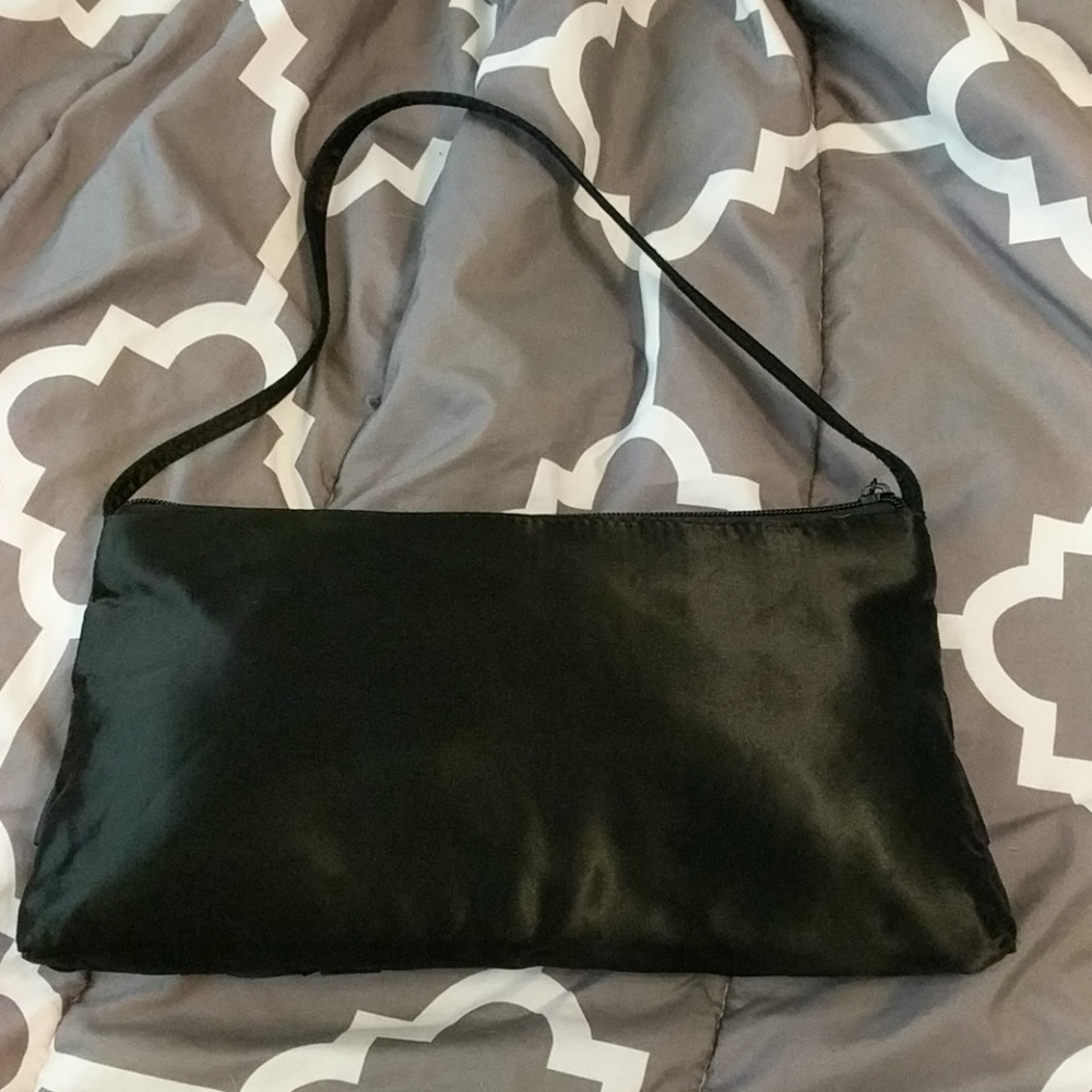 NWOT Black Ruffel Purse - Picture 3 of 8